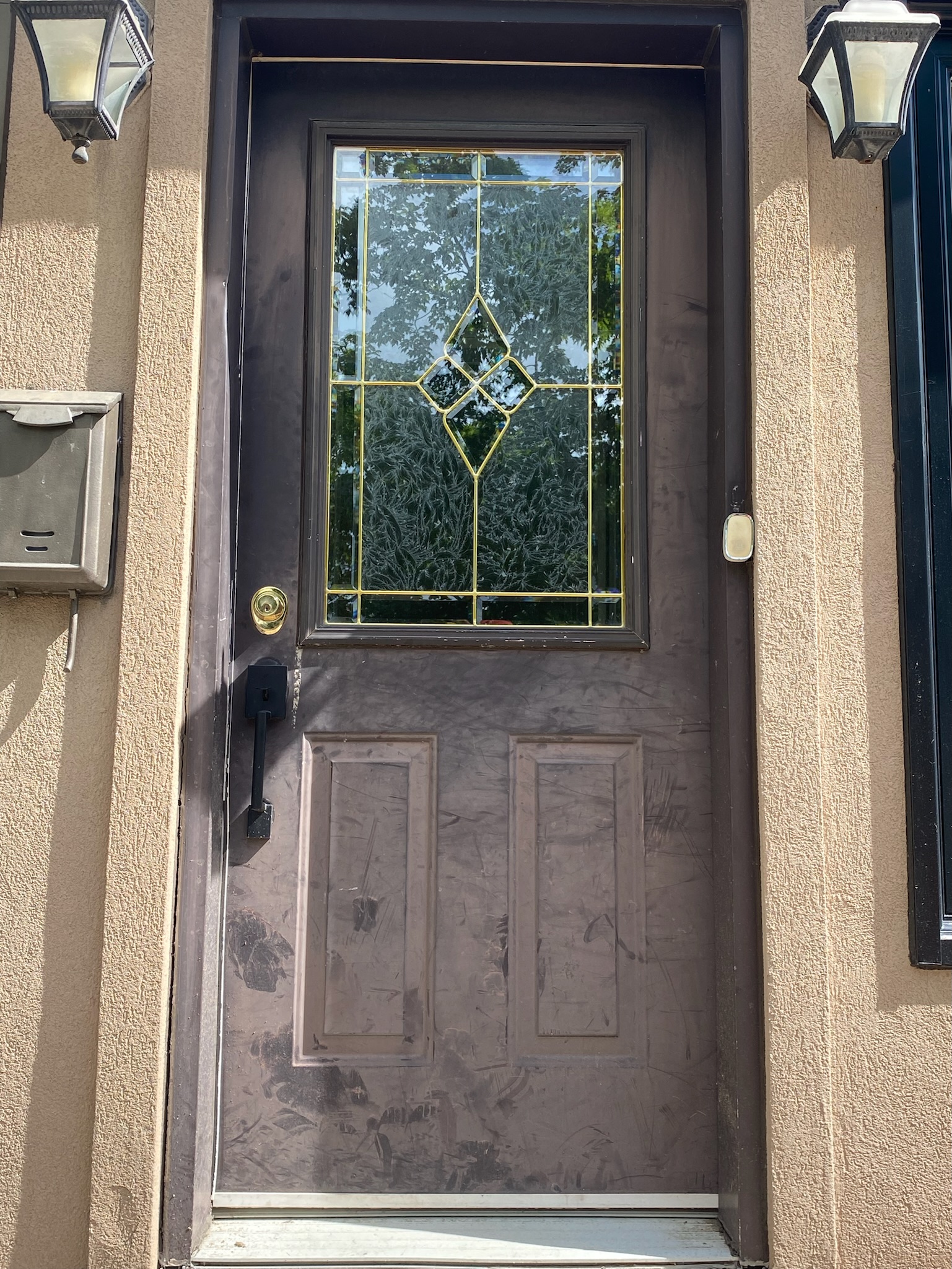 Avant — porte d'entrée
