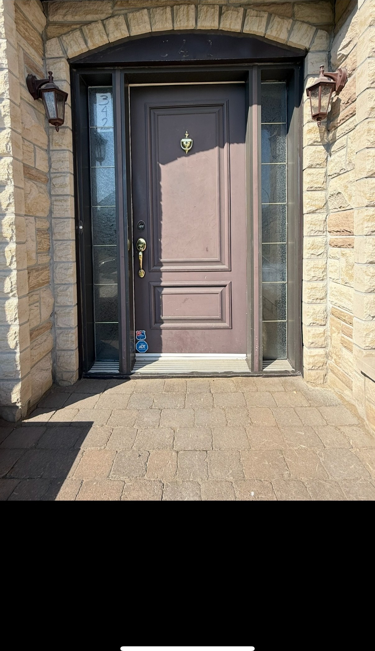 Avant — porte d'entrée